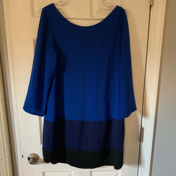 Color Block Dress - Picture 2 of 3